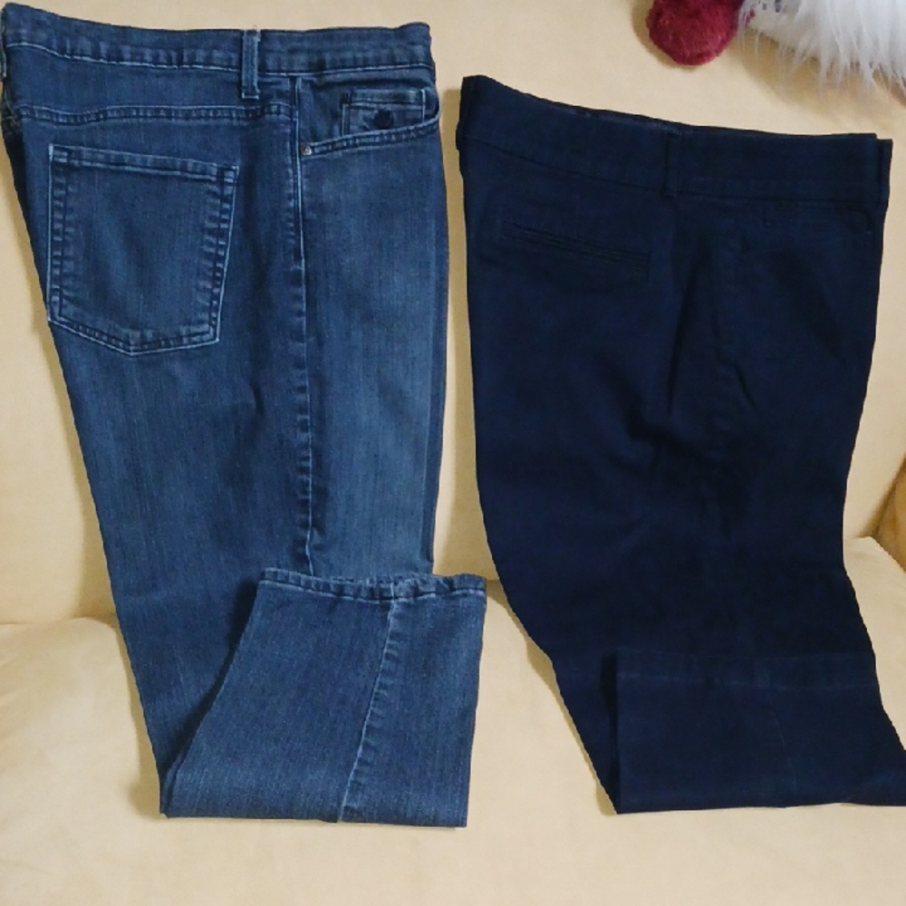 Gloria Vanderbilt Blue Jeans and Navy Capris, Sz 14